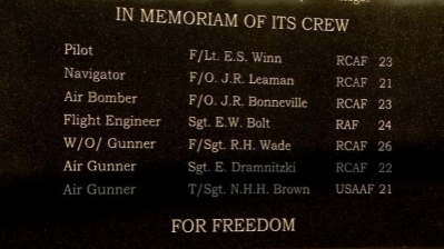 Monument onthuld voor omgekomen geallieerden bij Paal